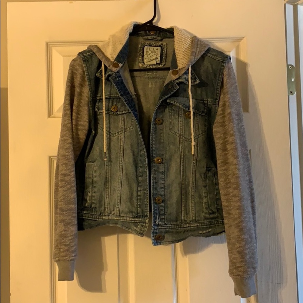 Jean jacket with cotton sleeves